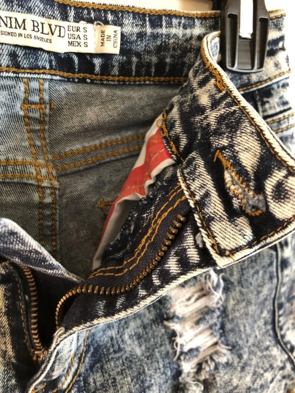 Denim blvd. Denim short shorts with pockets
